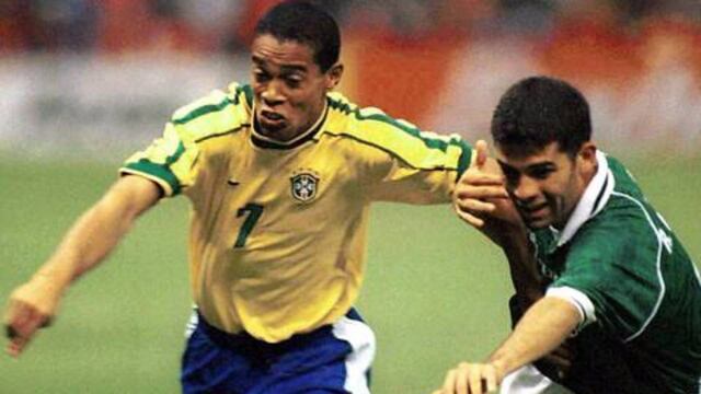 Ronaldinho y Rafa Márquez.