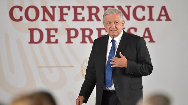 El presidente se apresta a iniciar su conferencia matutina