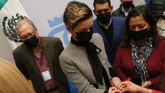 Mariana Rodríguez en donación de sangre