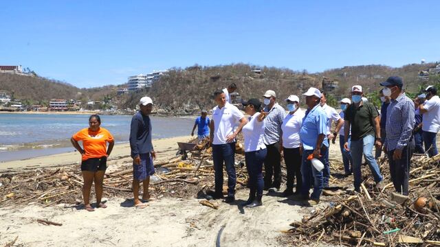 Alejandro Murat, gobernador de Oaxaca, supervisa labores de reconexión con municipios afectados por Agatha