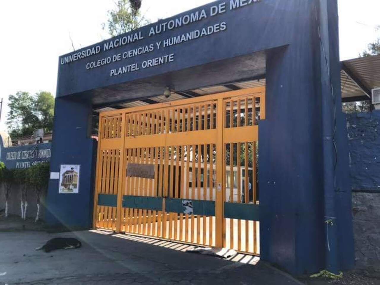 Alumnos de CCH Oriente marchan a CU por asesinato de Aideé