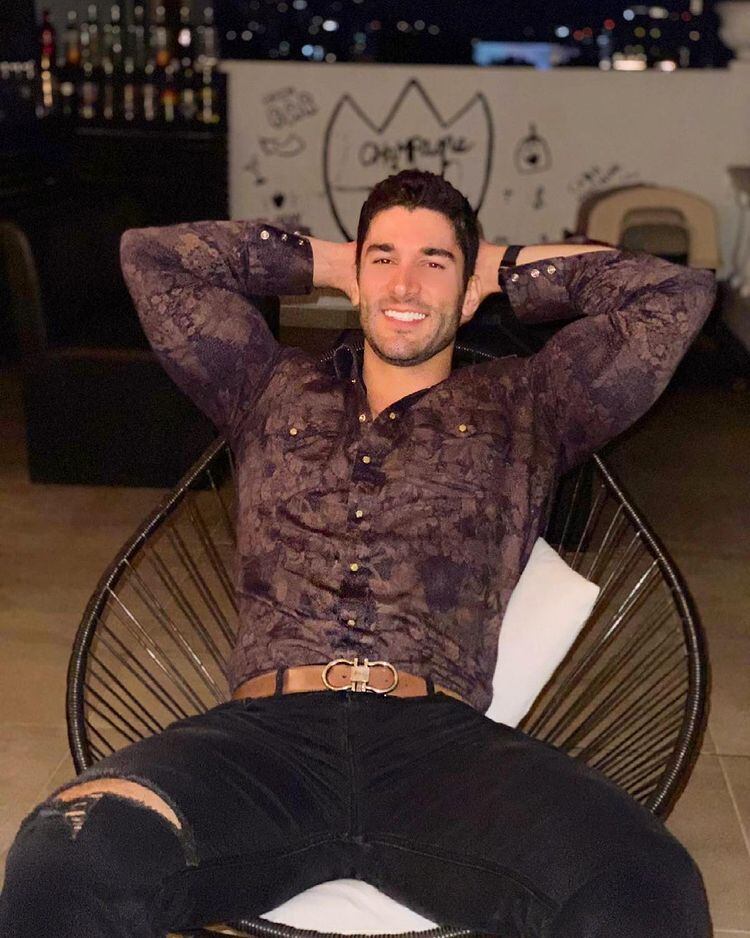 Enrique Mayagoitia, conductor.