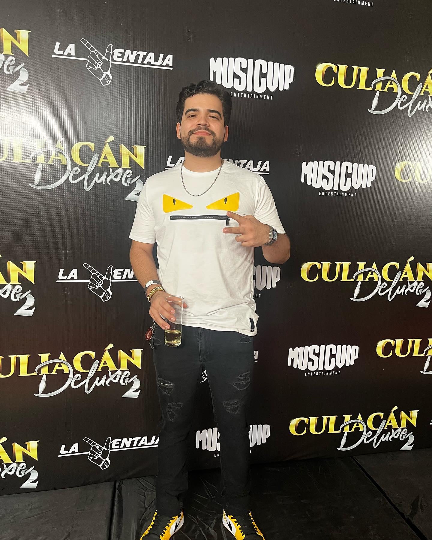César Gástelum, influencer.