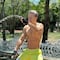 Elecciones 2024: Manuel Velasco presume su abdomen de acero para proponer más gimnasios al aire libre