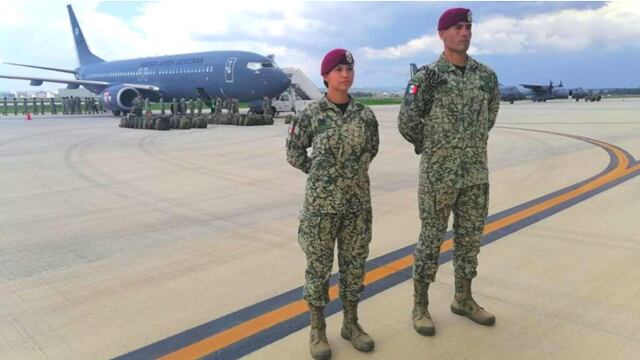 Nuevos uniformes de paracaidistas