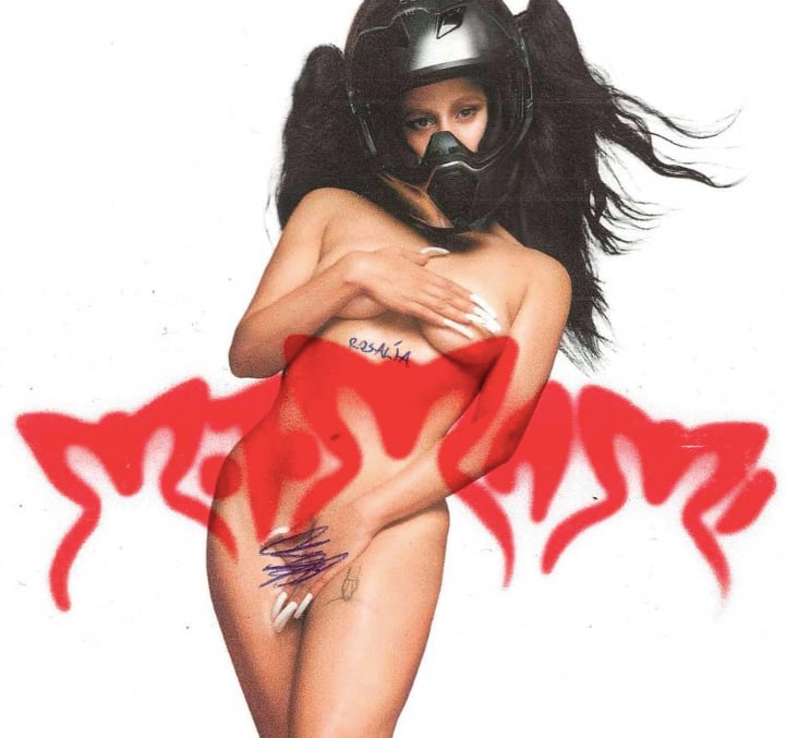 Rosalía usó mariposas en portada de su álbum 'Motomami'