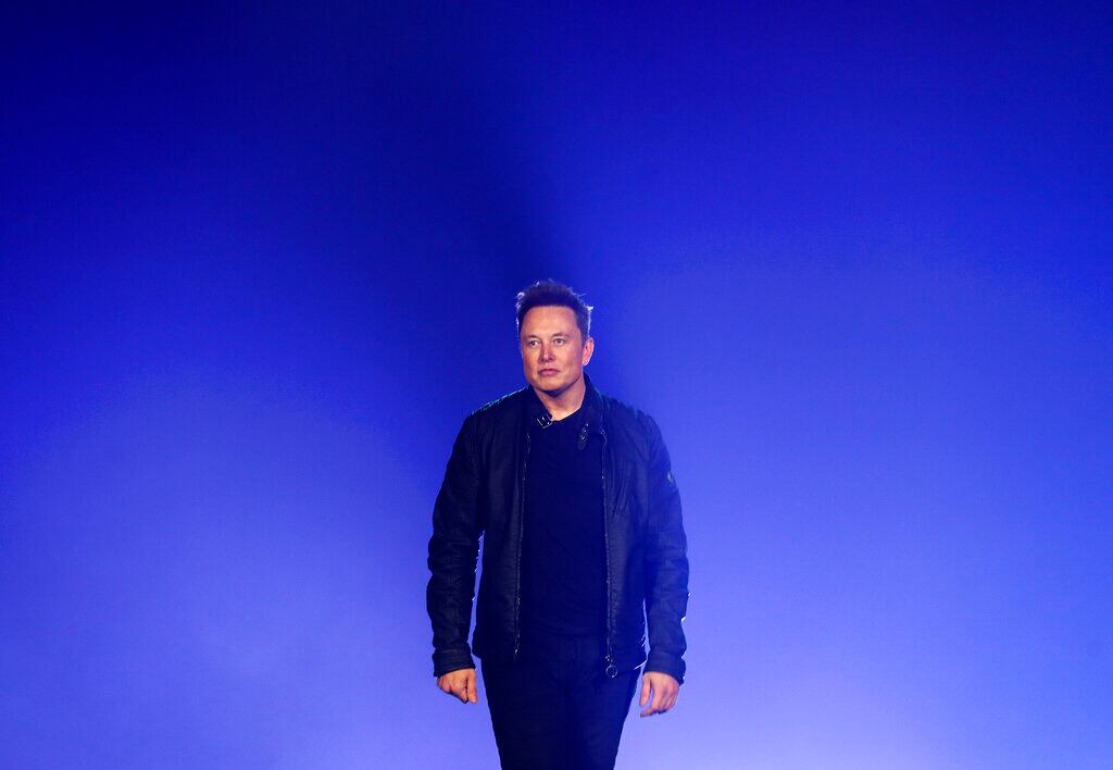 Elon Musk correrá a la mitad de los trabajadores de Twitter y tomará estas inesperadas medidas para cortar gastos