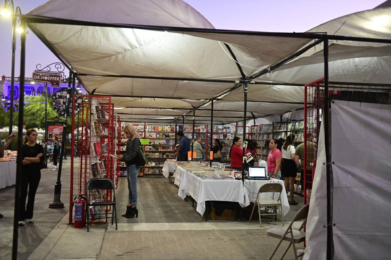 Felison 2024: Alfonso Durazo promueve la cultura y literatura en la Feria del Libro Sonora