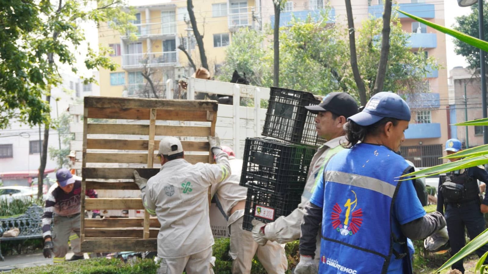 Brigadas de sensibilización atienden a 45 personas y retiran 73 toneladas de residuos en Cuauhtémoc