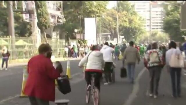 Mujer en bicicleta
