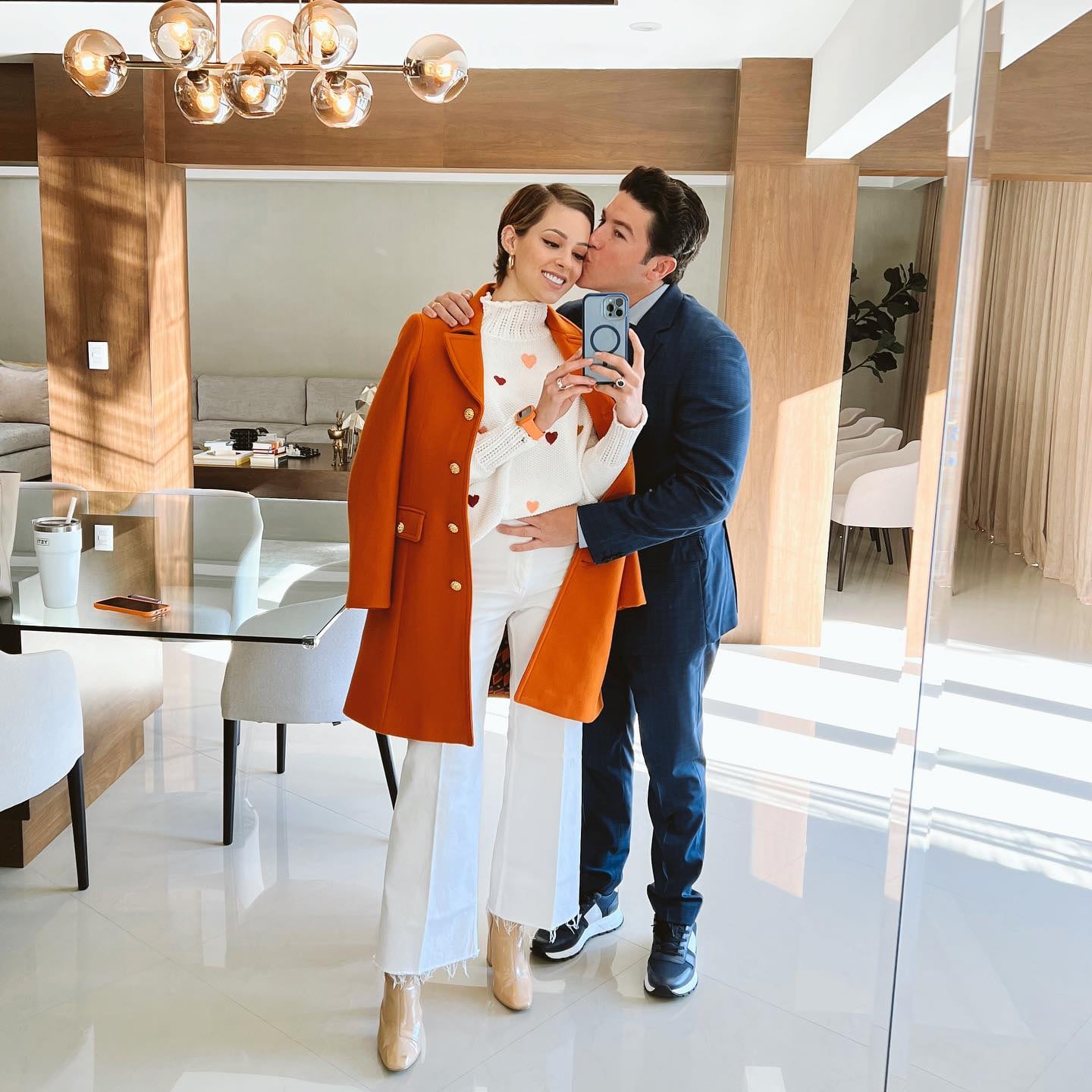 Samuel García y Mariana Rodríguez