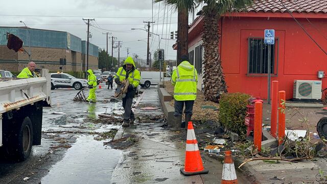 Se reportó tornado de baja intensidad en California.