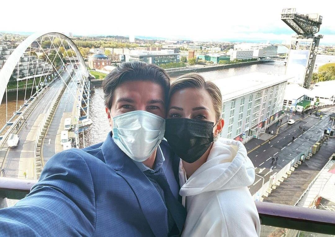 Samuel García y Mariana Rodríguez