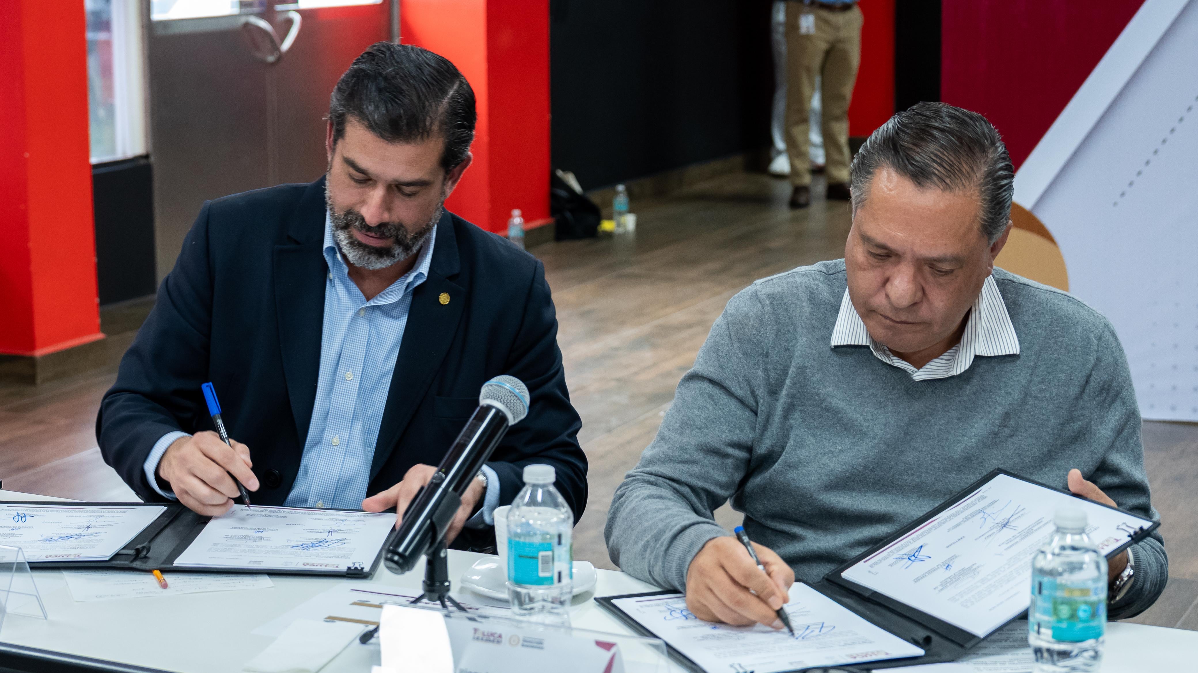 Delfina Gómez y Ricardo Moreno firman convenio con Nestlé para impulsar industria en Toluca