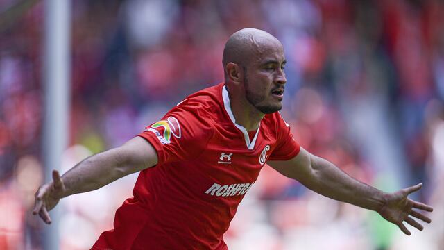 Carlos González celebra gol del Deportivo Toluca