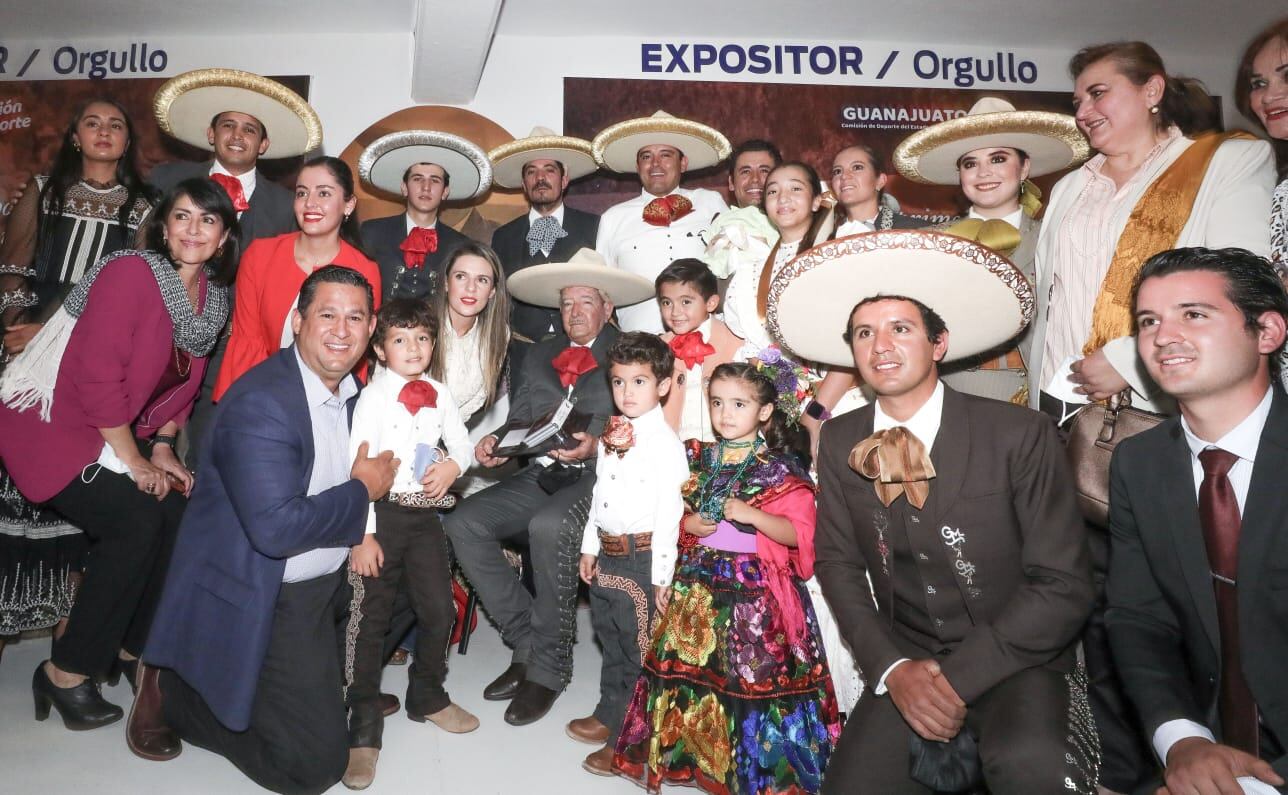 Don Chucho Muñoz Ledo y familia