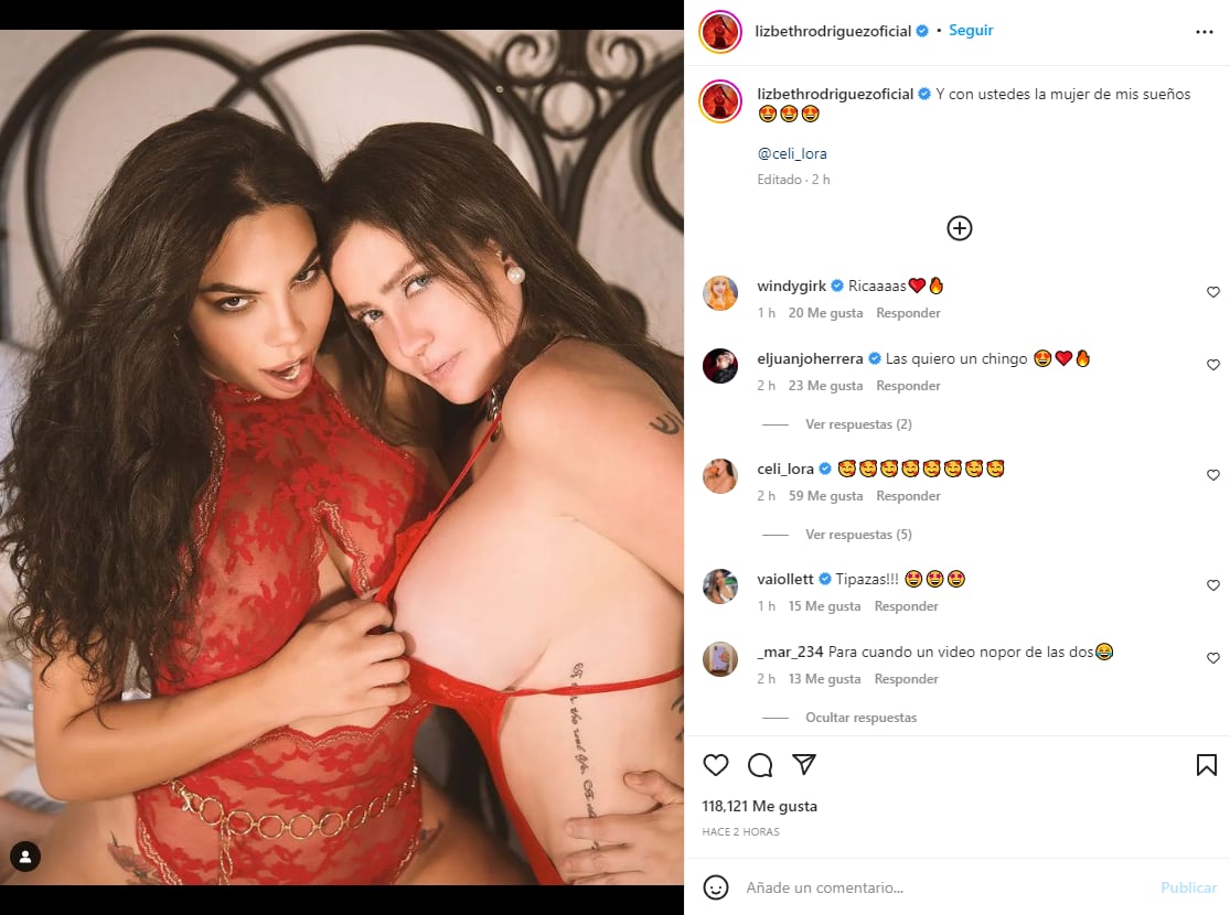 Celia Lora y Lizbeth Rodríguez en lencería roja