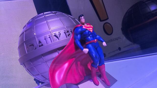 Palomera de Superman que venderán en Cinépolis por los 100 años de Warner