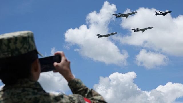 Aviones del Ejercito Mexicano durante el desfile militar del 16 de septiembre