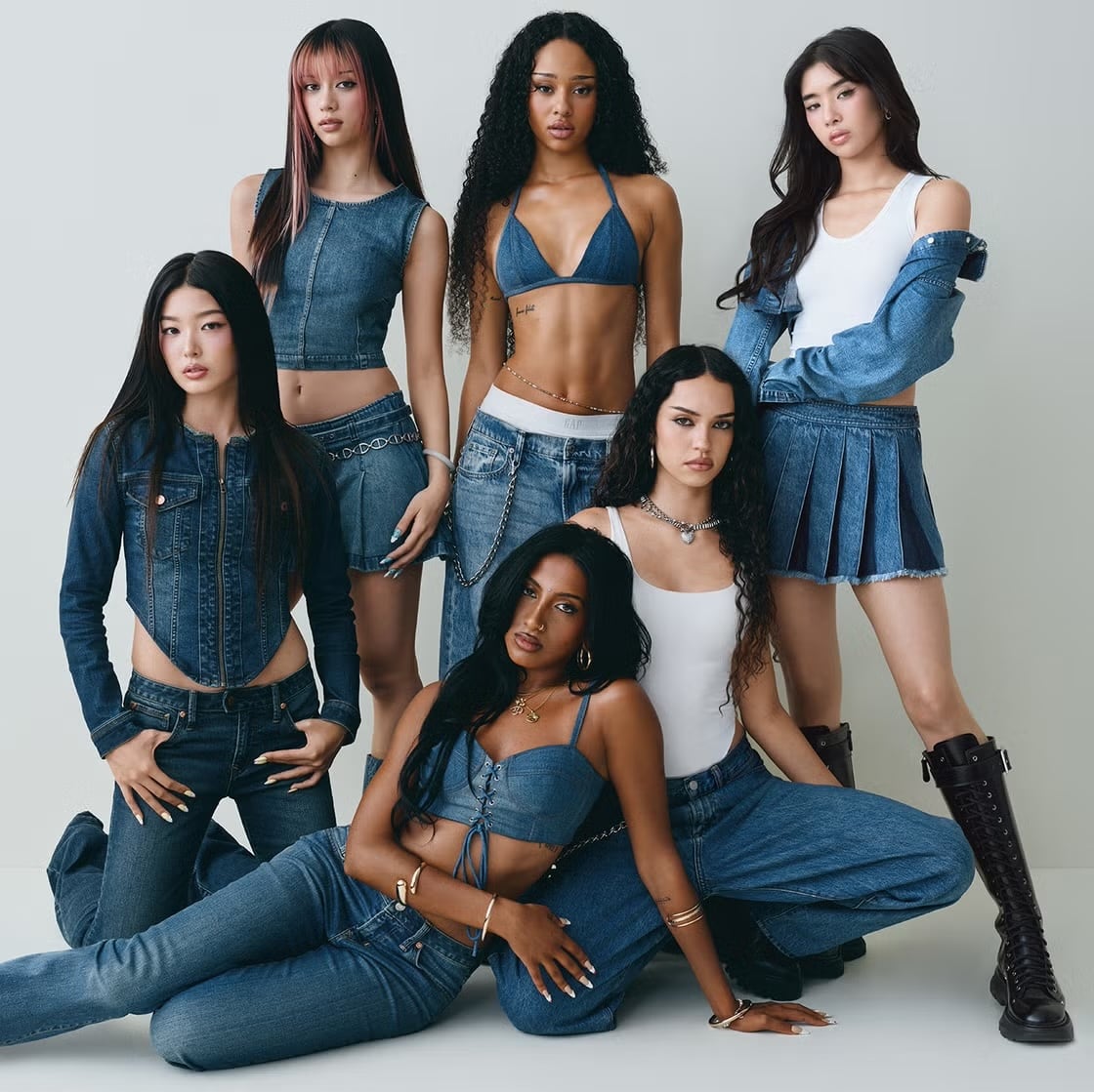 Katseye protagoniza increíble comercial de GAP en YouTube que sus fans creen le dio clase a Sydney Sweeney