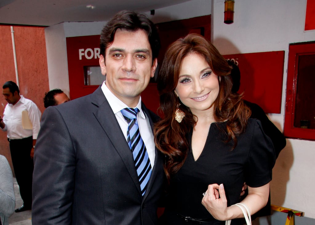 Jorge Salinas y Elizabeth Álvarez