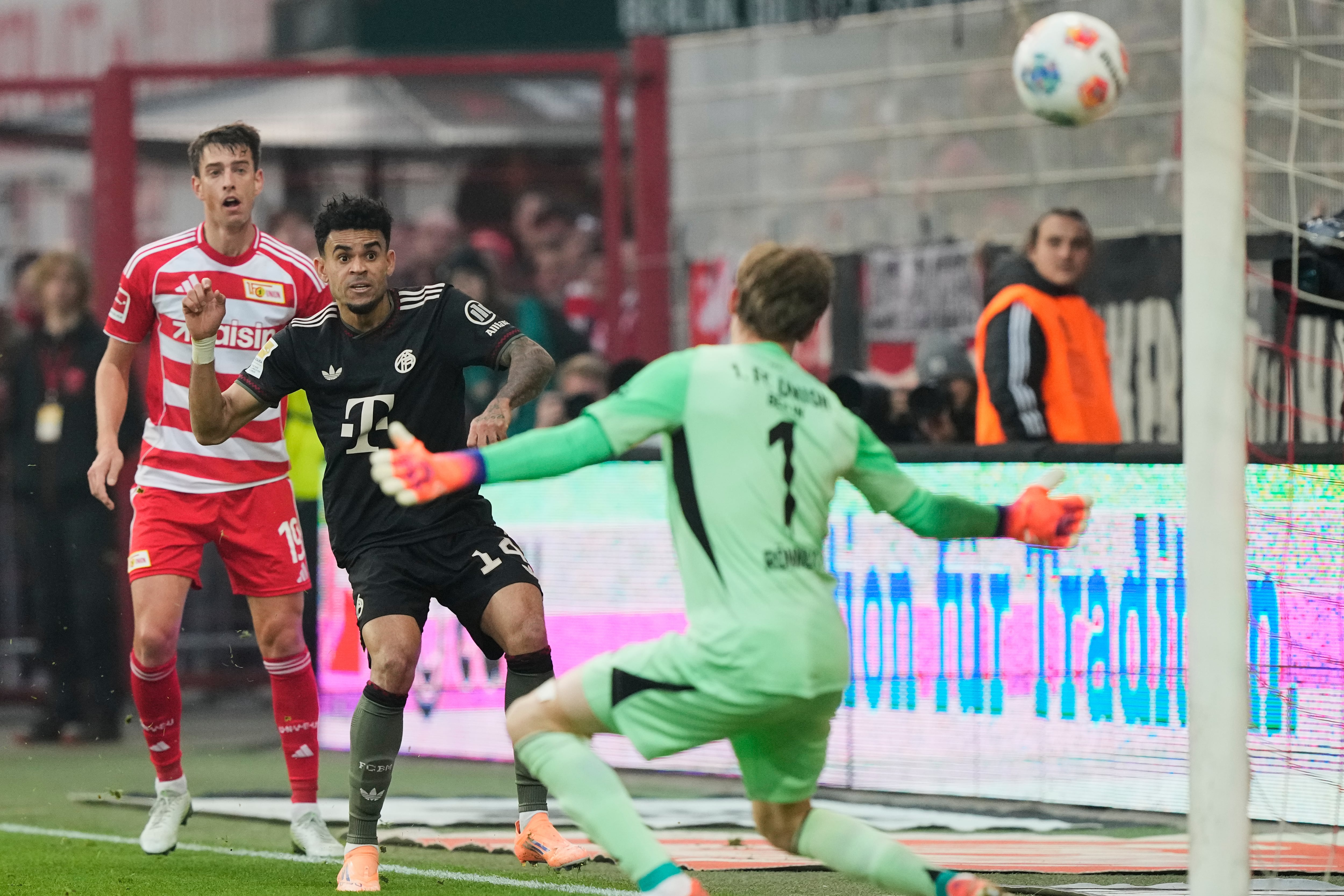 Luis Díaz marcó un golazo en el Union Berlin vs Bayern Munich.