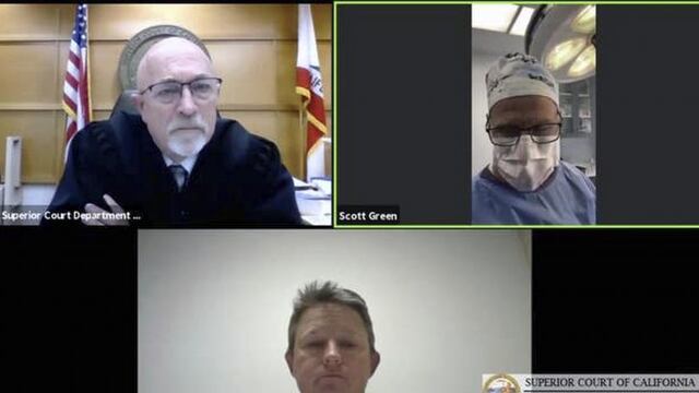 Doctor asiste a juicio desde quirófano