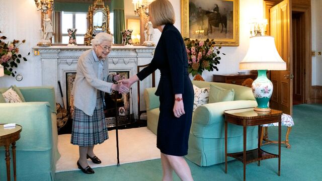 Isabel II y Elizabeth Truss