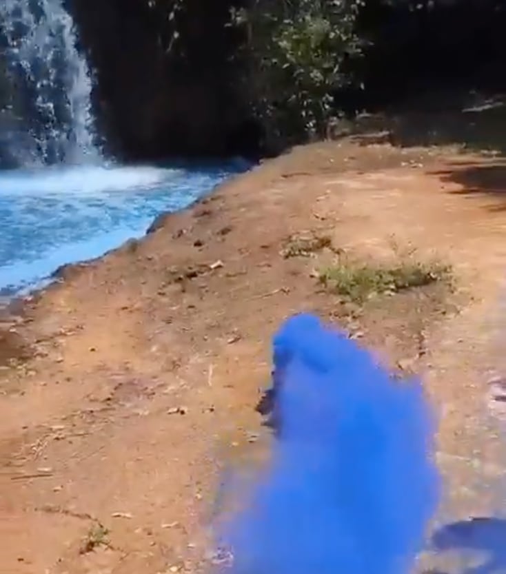 Gender reveal arruinó el río Queima-Pé,
