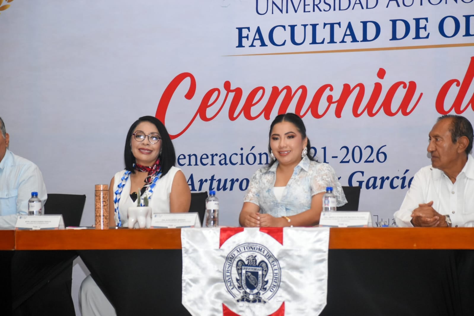 Esthela Damián llama a jóvenes de la UAGro a transformar Guerrero.
