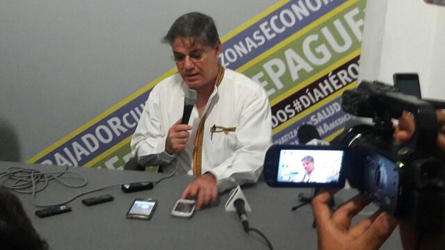 Fernando Mayans, senador con licencia