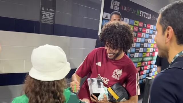 Regalo de la hija de Jaime Lozano al Chino Huerta