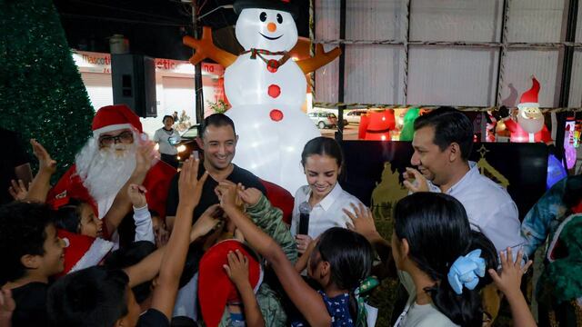 Ana Paty Peralta enciende Villa Navideña de Prado Norte