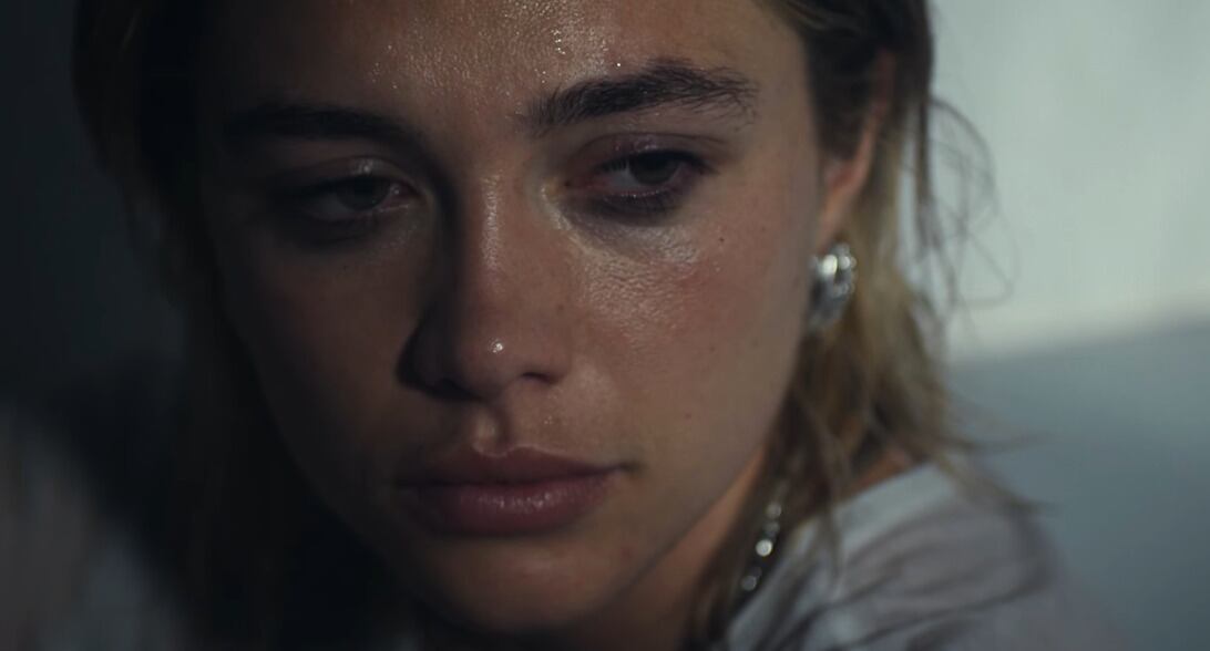 Florence Pugh en el video de Zombie de Yungblood.