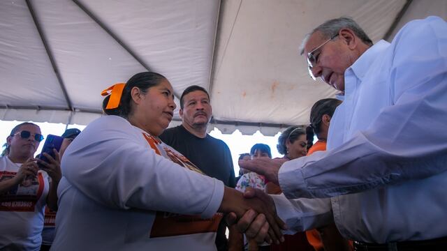 Rubén Rocha hace compromiso con familias de personas desaparecidas