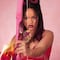 FOTO: Rihanna en sexy lencería roja confirma su regreso, pero sólo como empresaria