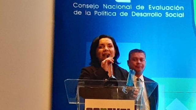 María de Lourdes Arteaga Reyna, Secretaria de Finanzas tamaulipeca, recibió el reconocimiento de parte de CONEVAL.