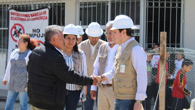 Supervisan rehabilitación de escuelas.