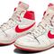 Subastan tenis usados por Michael Jordan en 20 millones de pesos