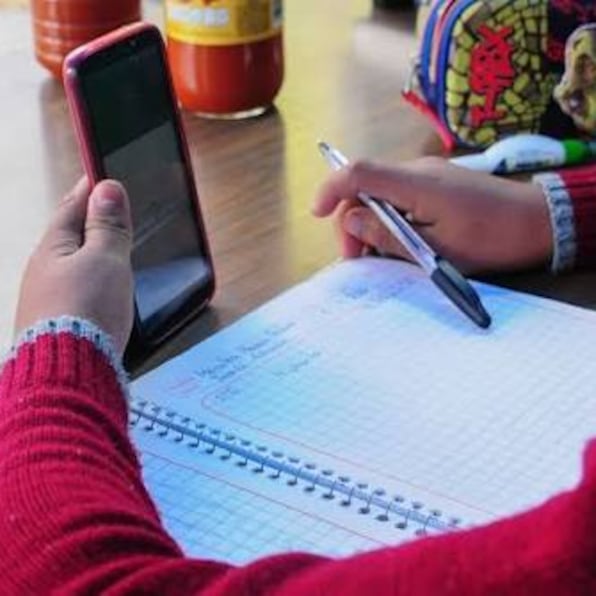 El celular no puede seguir gobernando el salón de clases