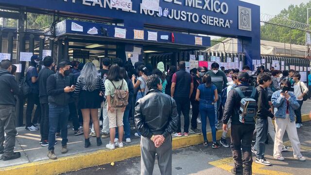 Prepa 3 de la UNAM, estudiantes toman instalaciones por muerte de su compañera Ietza Abril