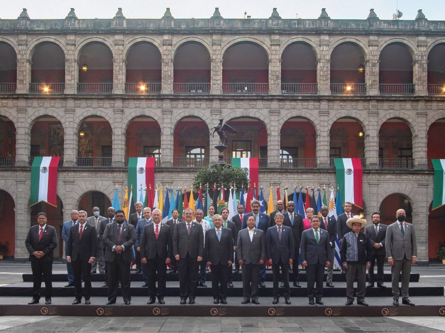 Celac en Palacio Nacional