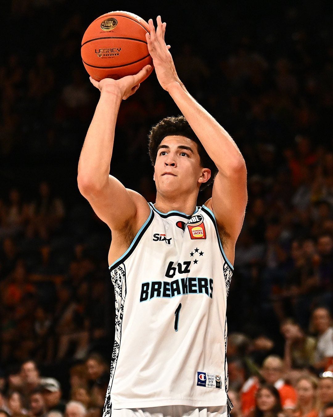 Karim López se declara para el Draft de la NBA 2026.