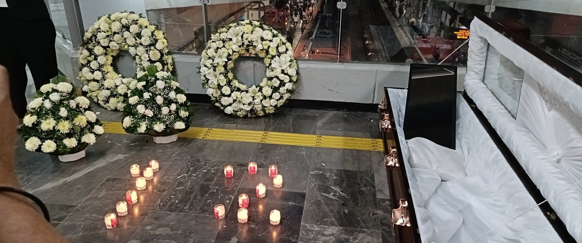 Ataúd en Línea 12 del Metro CDMX a 3 años del desplome