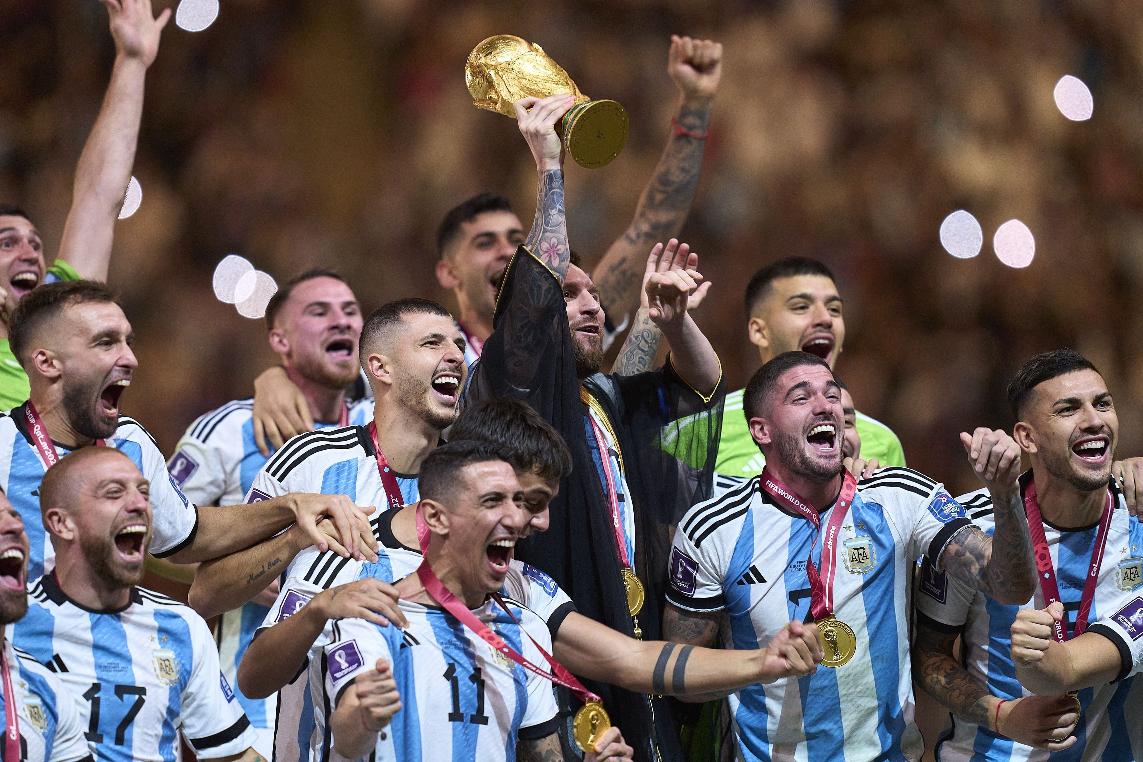 Escándalo en Argentina: Selección cobró millones de dólares por Qatar 2022 y querían pagar en pesos a jugadores