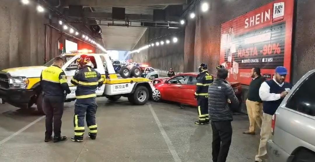 Accidente en bajo puente de Río Mixcoac