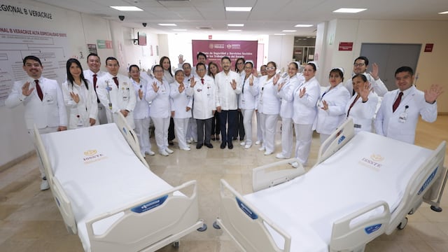 ISSSTE fortalece hospitales con entrega de mil 341 camas eléctricas en México.