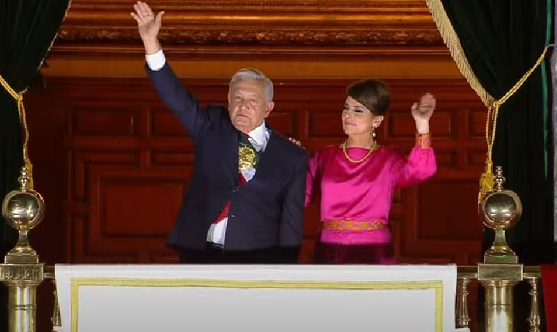 Hoy 15 de septiembre se llevó a cabo, en el Zócalo capitalino, el Grito de Independencia en vivo y el presidente AMLO no solo conmemoró a los héroes que nos dieron patria, también pidió que se combata el racismo, el clasismo y la corrupción.