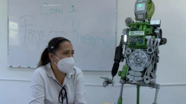 CONALEP: Crean robot para aplicar protocolos Covid en escuelas