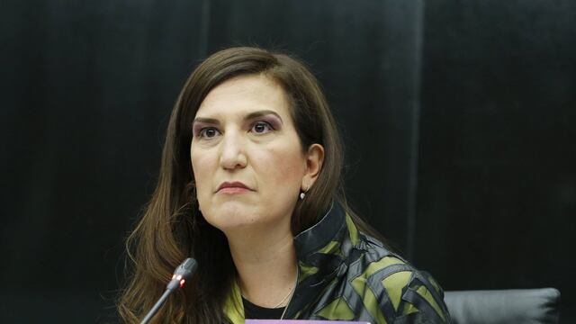 Kenia López Rabadán presentará denuncia contra AMLO por su marcha